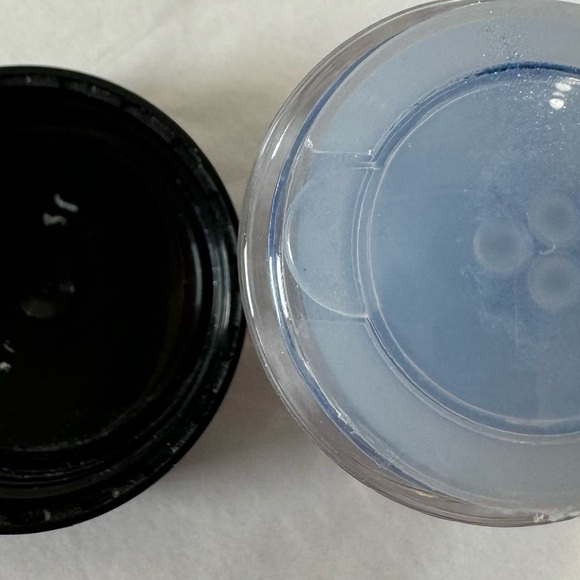 Younique Moodstruck Minerals Pigment Shimmer Eyeshadow. - Picture 3 of 4